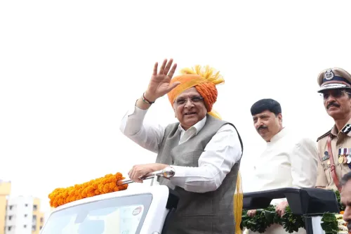 CM Bhupendra Patel Greets Crowds, Plants Tree on Independence Day