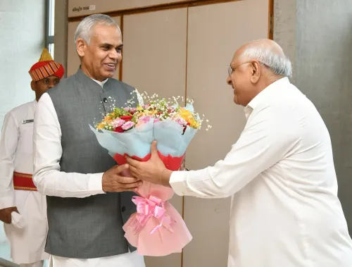 CM Bhupendra Patel Meets Gujarat Governor at New Secretariat