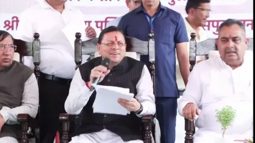 CM Dhami delivers sewing machine to Sahaspur SHG by noon