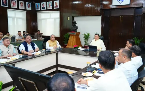 CM Dhami Orders Zero-Tolerance on Helpline-1905 Complaints