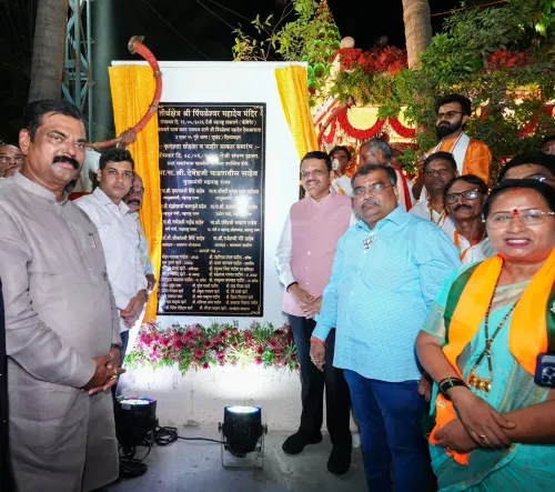 CM Fadnavis attends land grant ceremony for Pimpleshwar Mahadev temple
