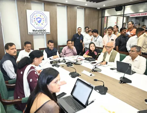 CM Fadnavis Chairs Flood Review at Maharashtra SEOC