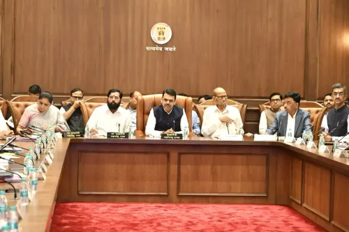 CM Fadnavis Chairs High-Powered Meet on MH-Karnataka Border