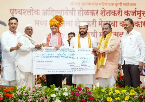 CM Fadnavis Distributes Debt Relief Certificates to Farmers in Pandharpur
