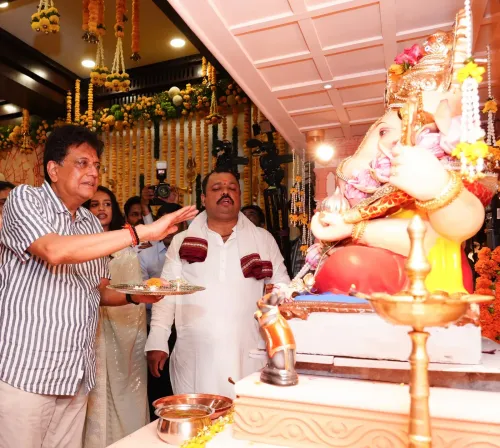 CM Fadnavis Hosts Union Min Goyal for Ganesh Darshan at Varsha