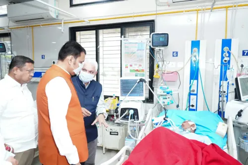 CM Fadnavis Inspects Nagpur Medical College, Launches Ventilator Unit