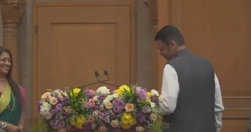 CM Fadnavis Launches 'Sansadiya Sankul Vikas Pariyojana' Live