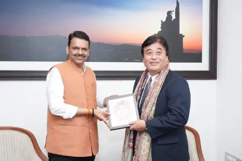 CM Fadnavis meets Sumitomo Realty director, reviews Mumbai investments