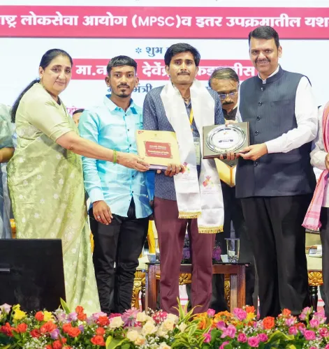 CM Fadnavis Office Flags #Sarthi Initiative on X