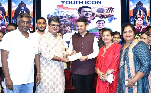 CM Fadnavis receives ₹51,000 donation for drought-hit farmers