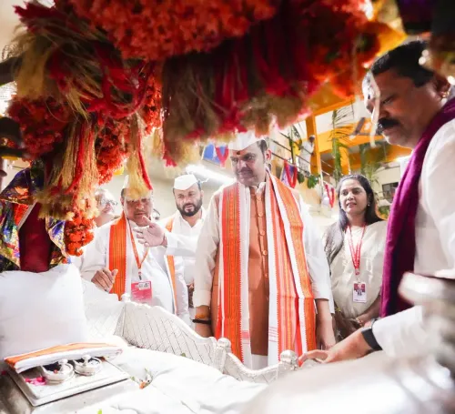 CM Fadnavis Seeks Blessings at Pandharpur on Ashadhi Ekadashi