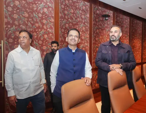 CM Fadnavis Tours Prime Focus Studio Phase 1 at Film City