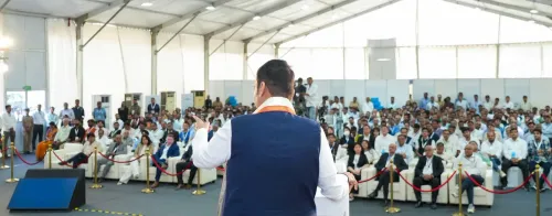 CM Fadnavis, Vaishnaw Inaugurate Jabil Facility in Pune