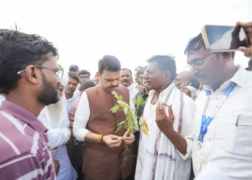 CM Fadnavis visits drought-hit Washim, meets farmers