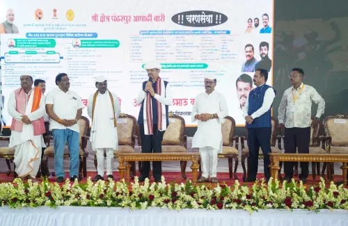 CM Fadnavis Visits Pune Palkhis, Pledges Pandharpur Corridor