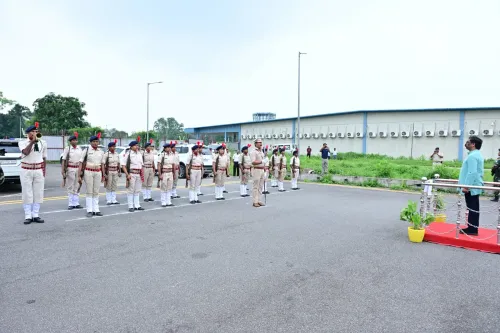 CM Hemant Soren Arrives in Bokaro, Receives Guard of Honour