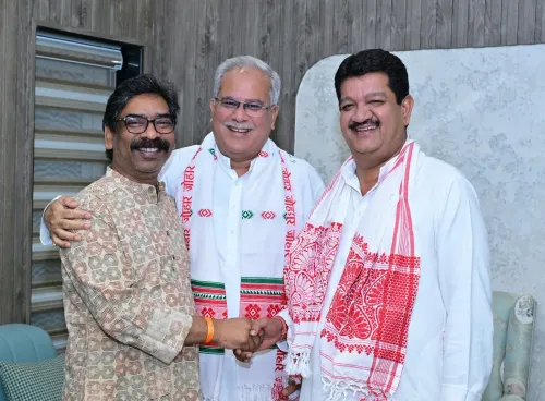 CM Hemant Soren receives courtesy call from ex-CM Bhupesh Baghel