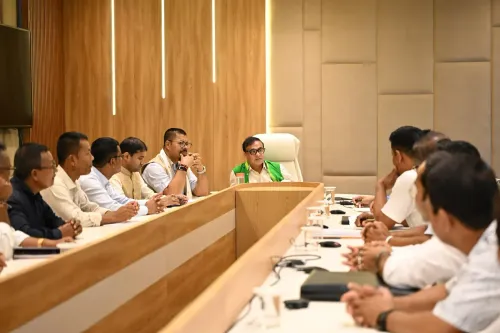 CM Himanta meets Moran, Matak leaders on key community concerns