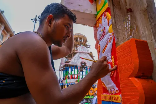 CM Majhi Hails Gundicha Rath Construction, Urges Unity