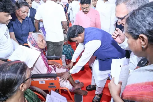 CM Majhi Holds Grievance Redressal Session in Bhubaneswar