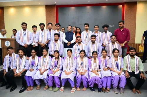 CM Majhi meets newly elected student reps, urges inclusive campus leadership