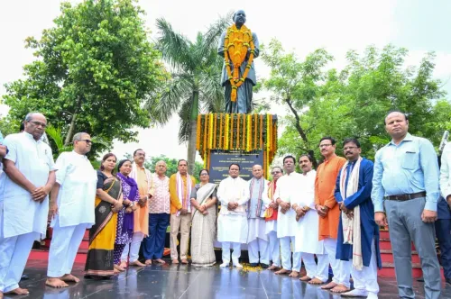 CM Majhi pays floral tribute to Dr Shyama Prasad Mookerjee in Bhubaneswar