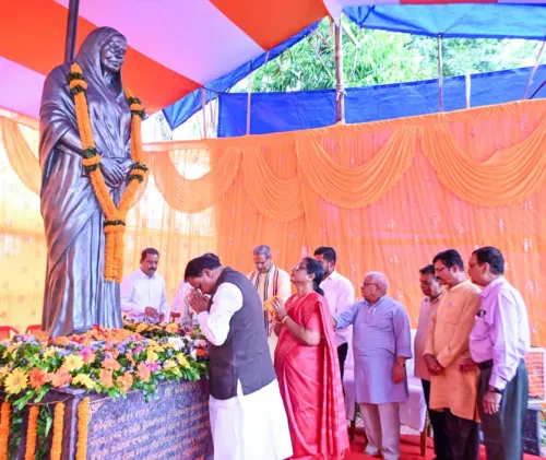 CM Majhi pays floral tribute to freedom fighter Ramadevi Chaudhury