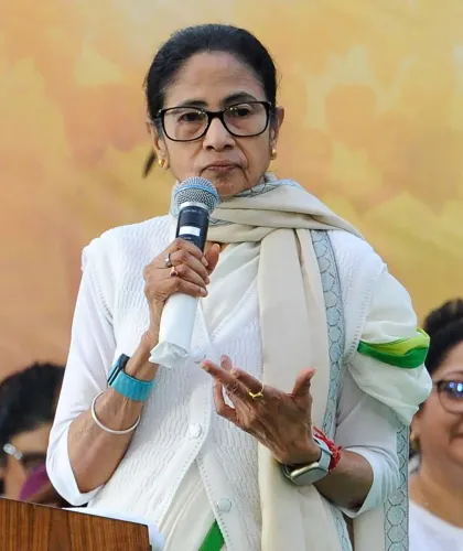 क्या सीएम ममता बनर्जी का चुनाव आयोग को पत्र, वोटरों को बिना गलती के परेशान किया जा रहा है?