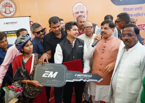 CM Mohan Yadav Distributes Free E-Cycles to ANM, ASHA, Anganwadi Workers in Ujjain