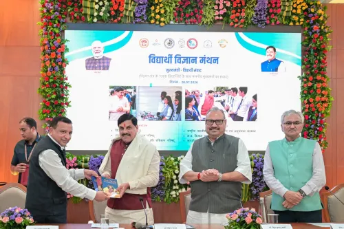 CM Mohan Yadav Meets Young Scientists at Vidyarthi Vigyan Manthan in Bhopal