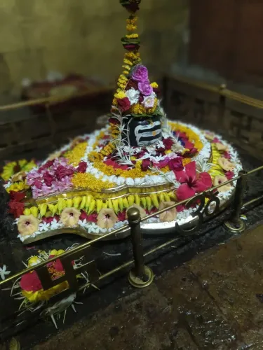 CM Mohan Yadav Seeks Mahadev's Blessings from Harda's Ridvanath Temple