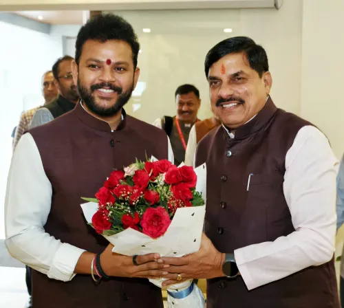 CM Mohan Yadav Welcomes Union Aviation Minister Naidu in Bhopal
