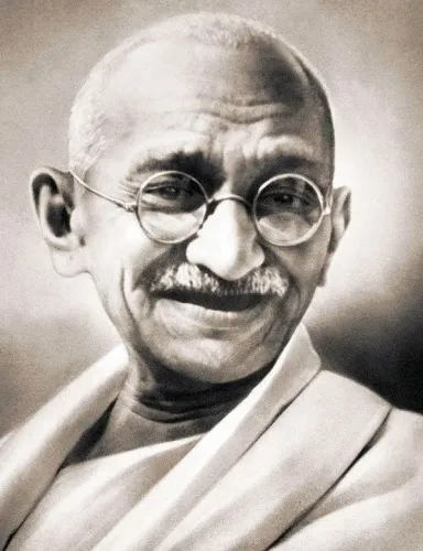 CM Naidu pays tribute on Gandhi Jayanti, invokes Viksit Bharat