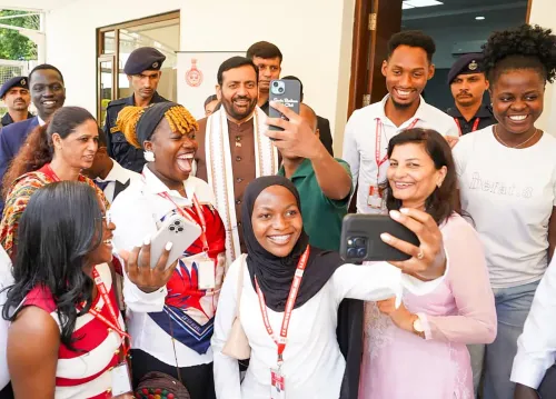 CM Nayab Saini Meets Youth Delegations, Shares Selfies