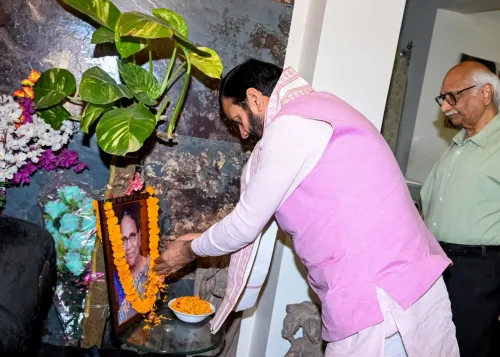 CM Nayab Saini Visits Gurugram to Condole Senior Journalist's Loss