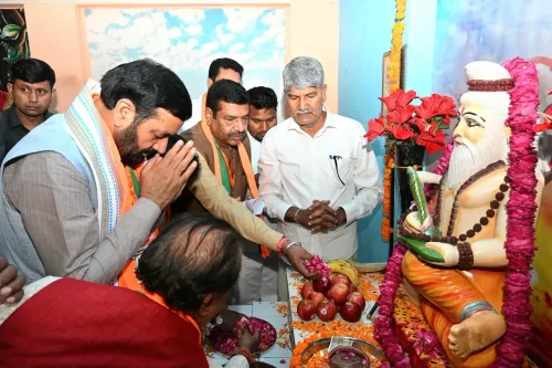 CM Nayab Saini Visits Valmiki Temple in Panchkula