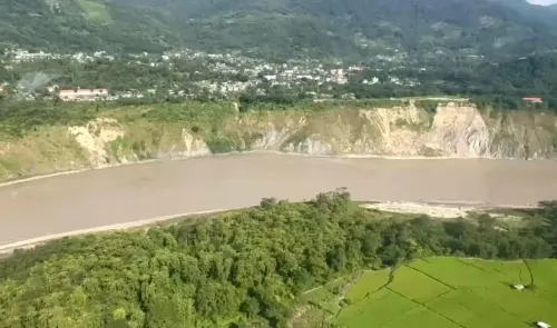 CM Pema Khandu visits Yingkiong to discuss Siang Upper Multipurpose Project