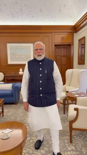 CM Rekha Gupta Backs PM Modi's National Handloom Day Call