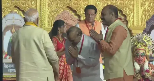 CM Rekha Gupta Hosts PM Modi at Vijayadashami Fest