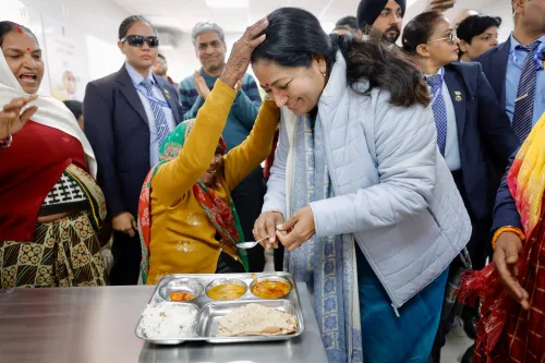 Did CM Rekha Gupta Just Inaugurate Atal Canteens in Shalimar Bagh and Pitampura?