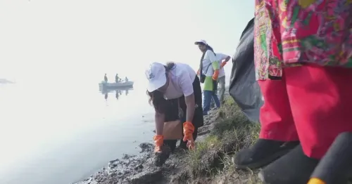 CM Rekha Gupta Leads Yamuna Cleanliness Drive at Hathi Ghat