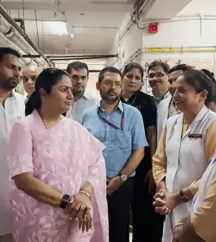 सीएम रेखा गुप्ता का लाल बहादुर शास्त्री अस्पताल में औचक निरीक्षण, दवा वितरण व सफाई व्यवस्था को लेकर दिए सख्त निर्देश
