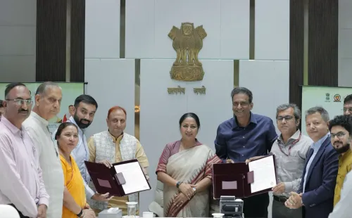 CM Rekha Gupta Signs MoU for 250+ Idol-Waste Collection Centres