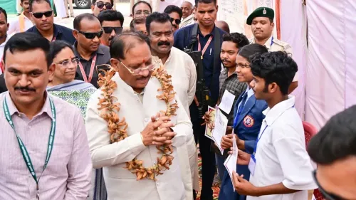 CM Sai Distributes Scholarship Cheques to Tendu Collectors' Kids in Kondagaon