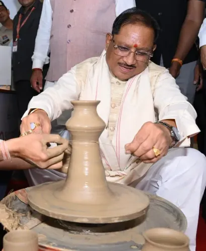 CM Sai Hosts State Weaver Meet on National Handloom Day