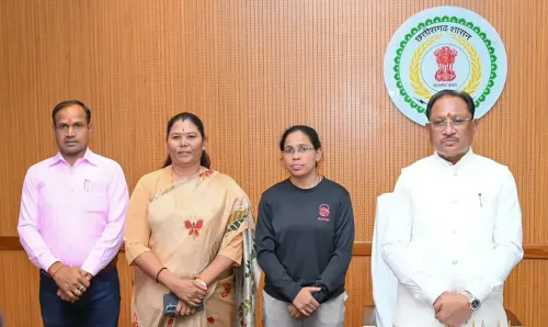CM Sai Meets Chhattisgarh's Everest Hero Amita Shrivastav