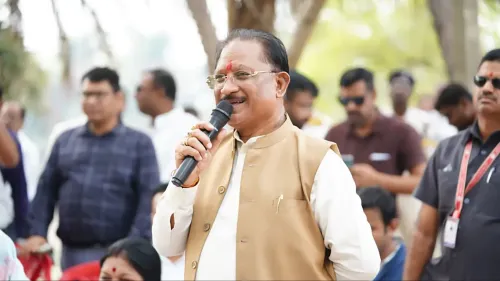 CM Sai Meets Villagers in Sakti Under Sushasan Tihar