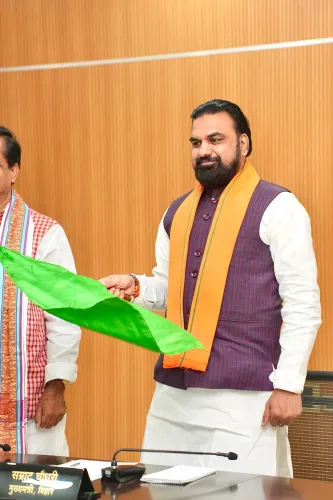 CM Samrat Chaudhary Flags Off Khatipura-Darbhanga Amrit Bharat Express