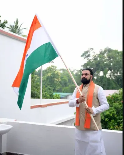 'हर घर तिरंगा' अभियान: बिहार CM सम्राट चौधरी ने लोकसेवक आवास पर फहराया राष्ट्रध्वज, विजय सिन्हा व श्रेयसी सिंह भी जुड़े