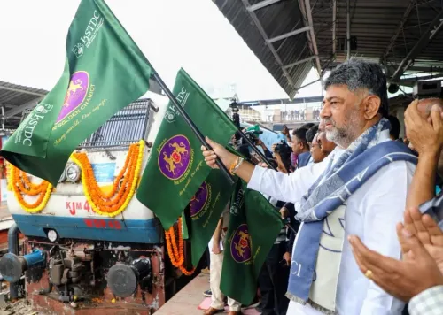 CM Siddaramaiah Flags Off Golden Chariot's Pride of Karnataka Run